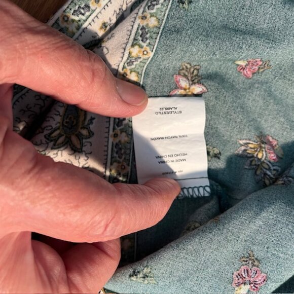 Fig and Flower Green Multicolor Mixed Print Popover Top - Size L - Picture 7 of 11